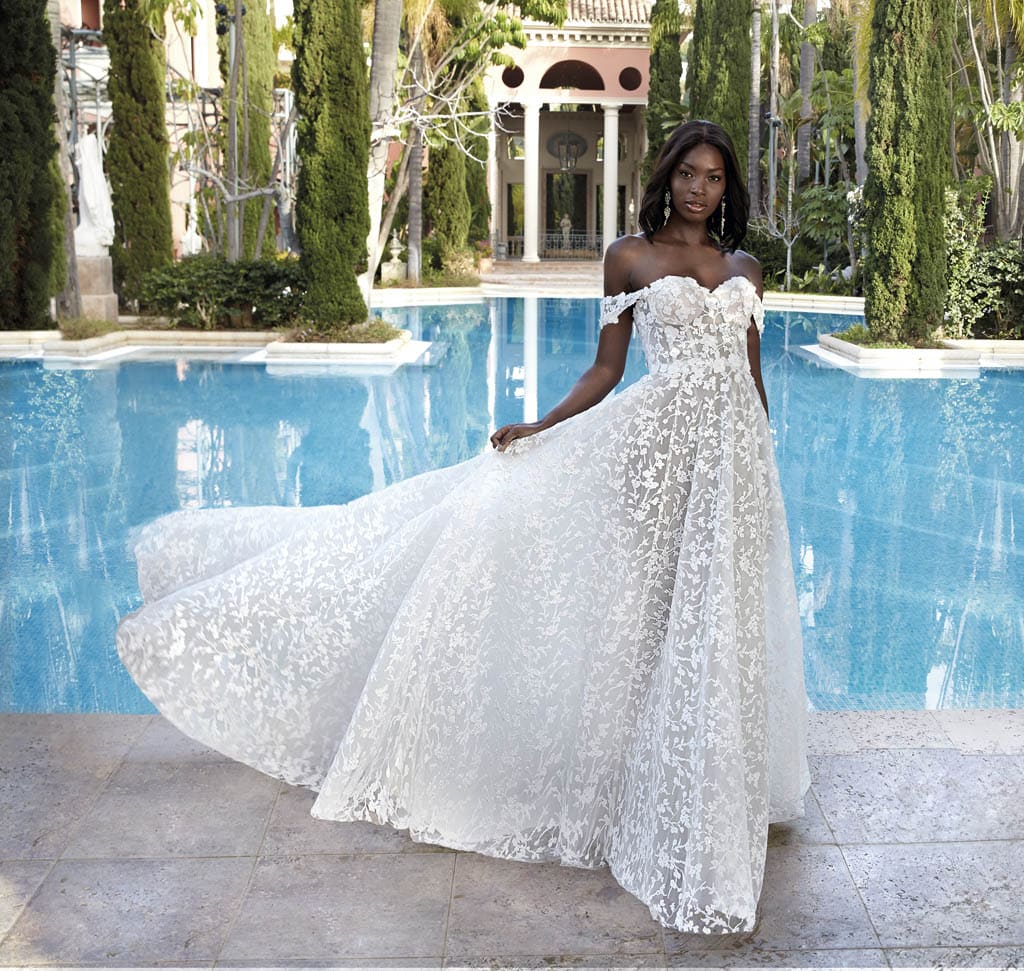 Robes de mariée Demetrios 1205