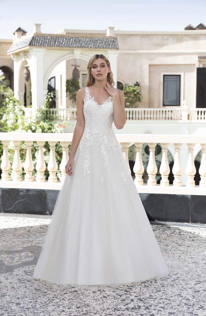 Robes de mariée Lovely 24405