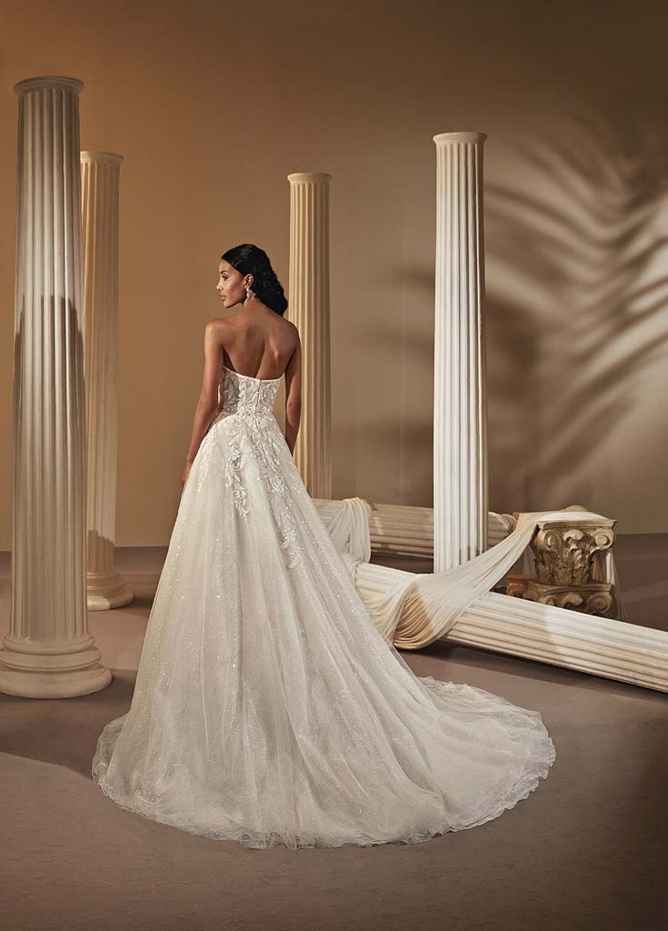 Robes de mariée Demetrios 1135