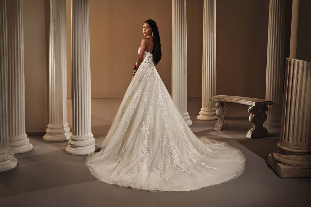 Robes de mariée Demetrios 1145